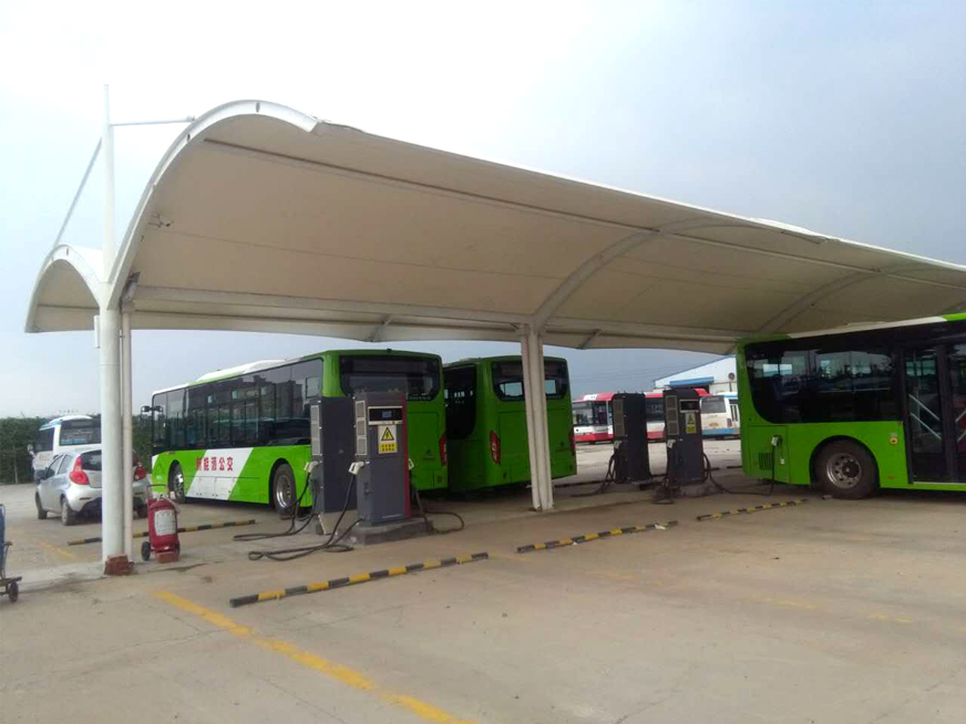 河北某地公交站膜結(jié)構(gòu)車棚展示