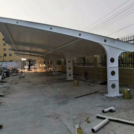 膜結(jié)構(gòu)車棚的五大特性